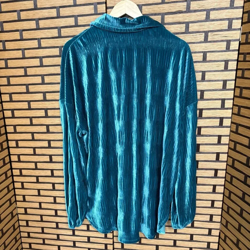Daytrip Teal Velvet Button‎ Down Tunic Top Size XL